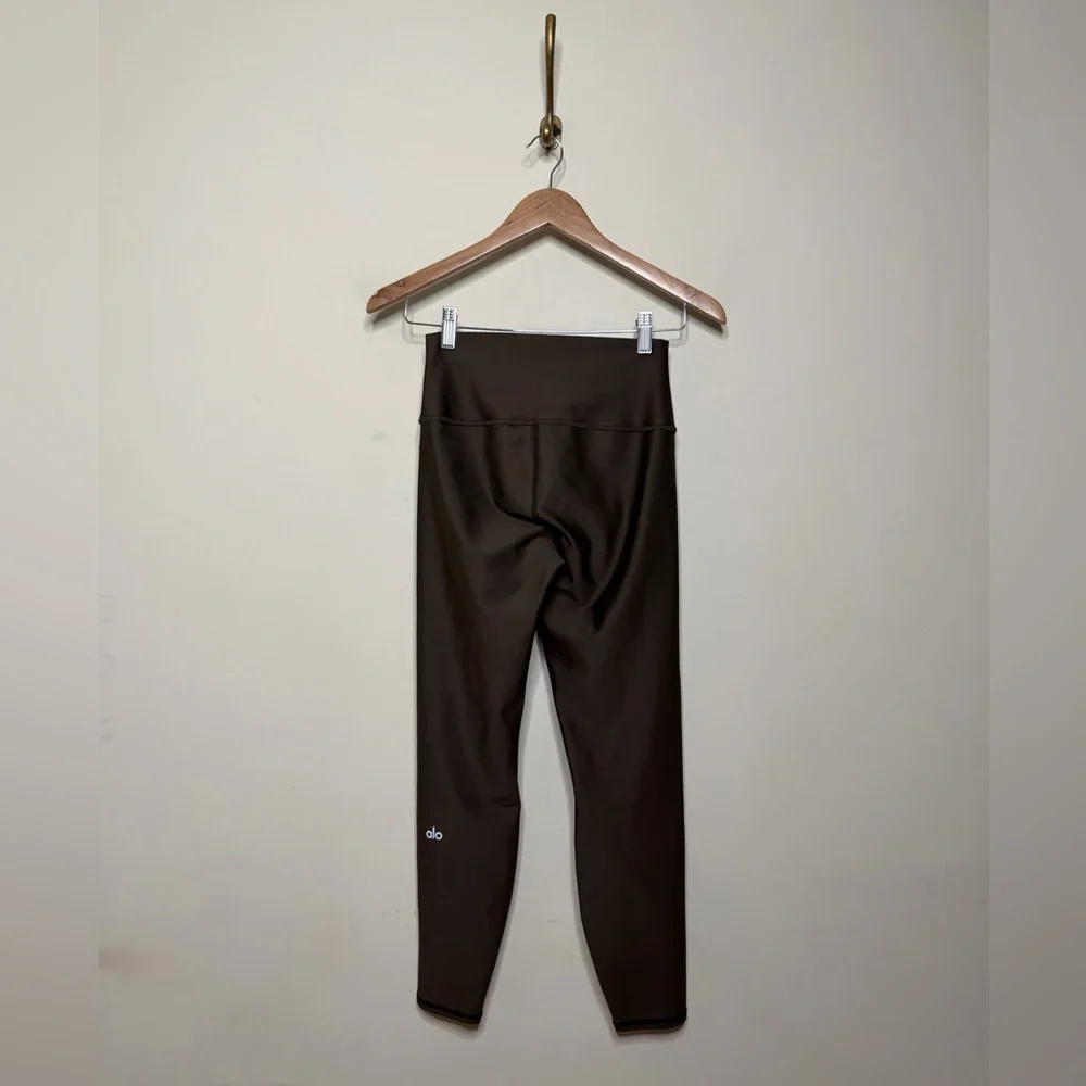 ALO Yoga High Waist Airlift Legging in Espresso